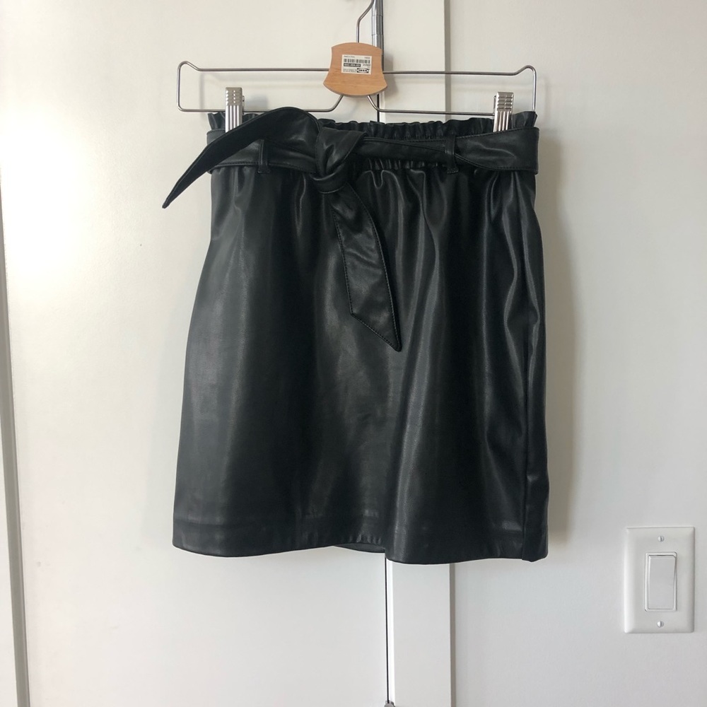FAUX LEATHER SKIRT